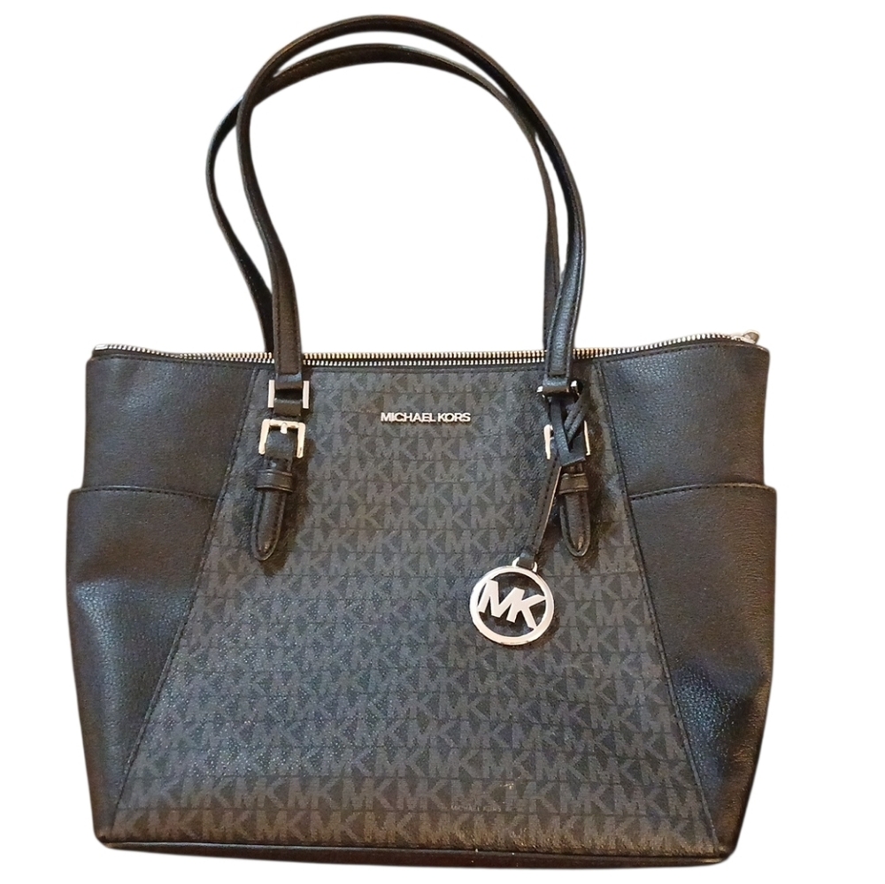 NWOT MICHAEL KORS Charlotte Zip Tote Bag.